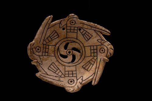 Crested bird gorget